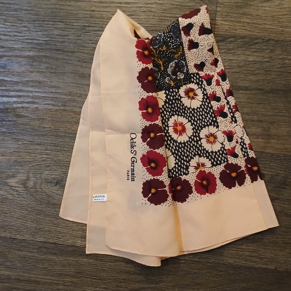 Vintage Odile St Germain Paris Made in France Scarf. - Picture 4 of 15